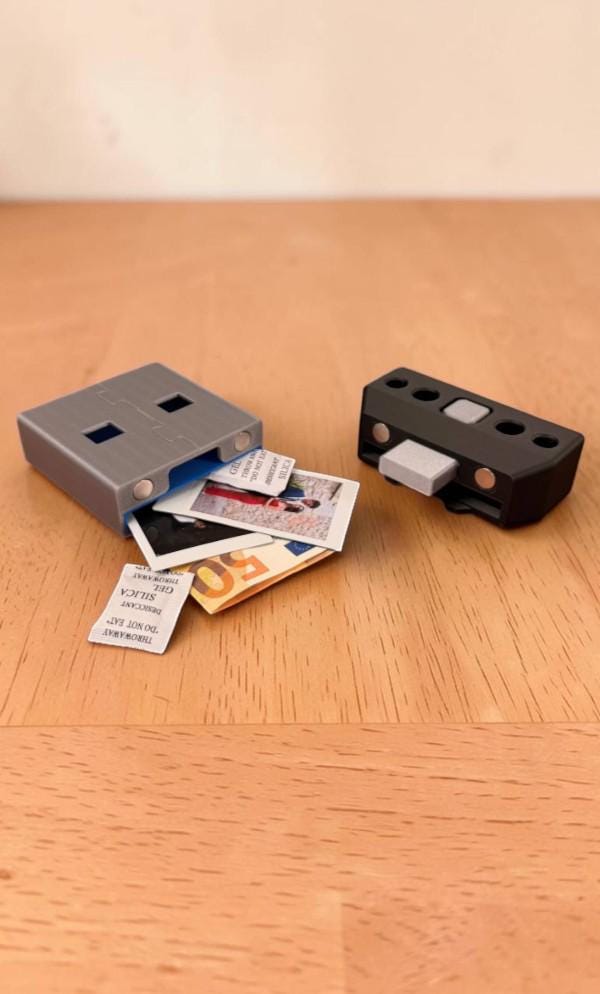 3D Printed USB Sticky Note Holder | Giant Desk Organizer, Tech Decor (Frost White)